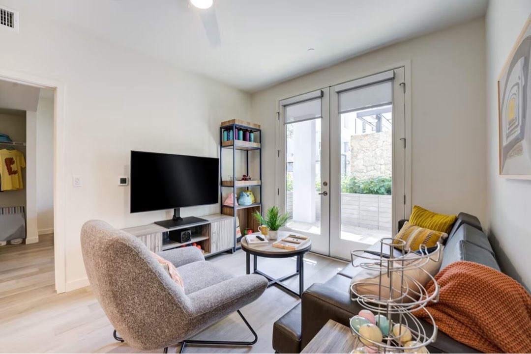 Shared Room Available Union Grantville Apartments photo 3