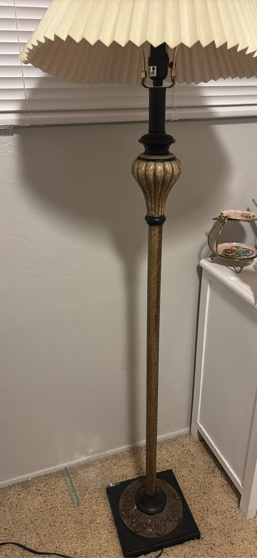Vintage lamp photo 2