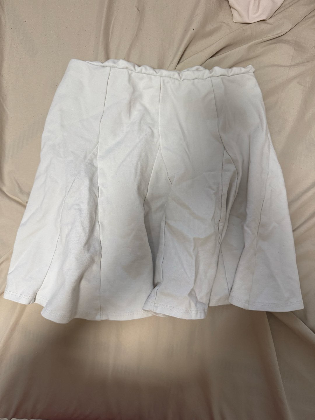 white skirt photo 3