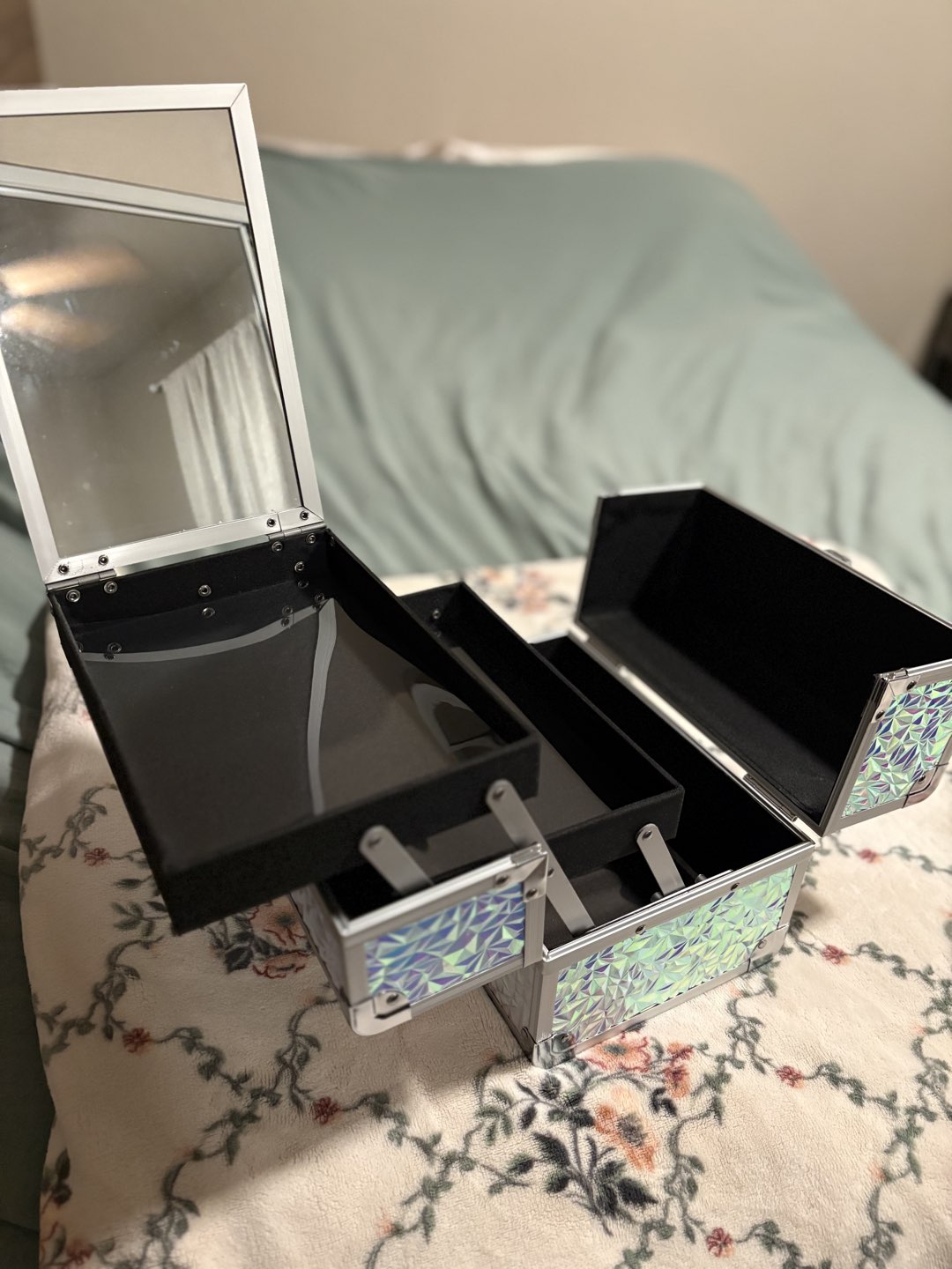 Shiny Purple Makeup Box photo 2