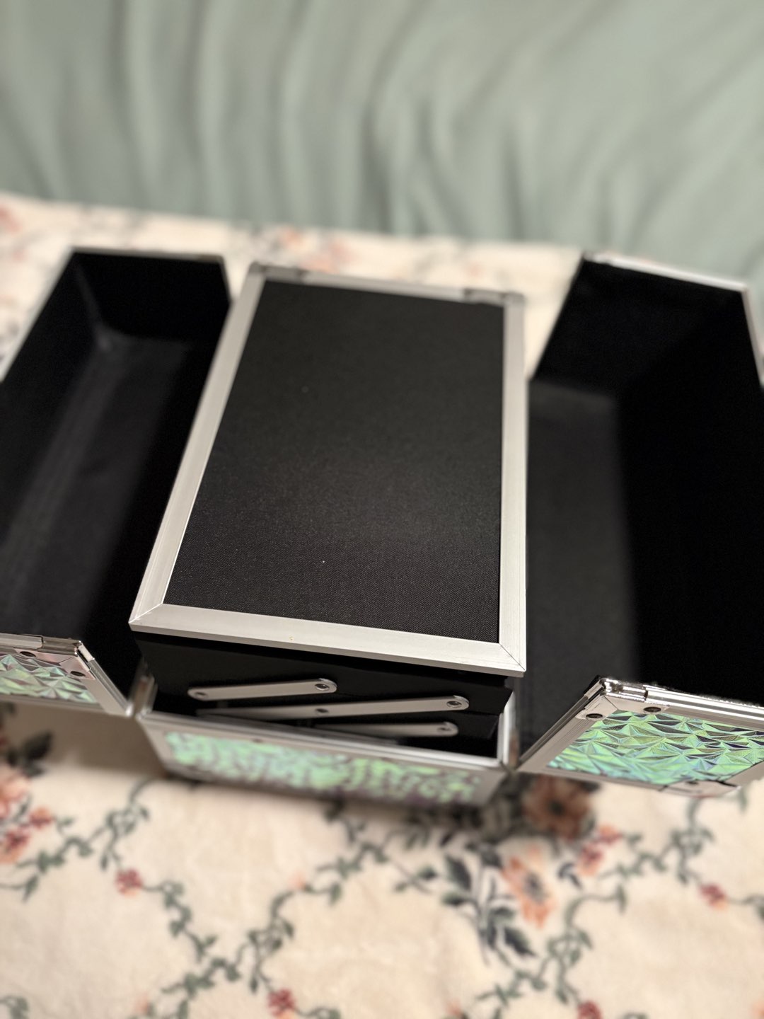 Shiny Purple Makeup Box photo 5