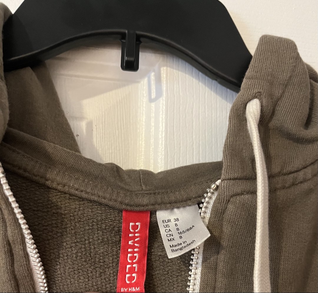 Green zip up photo 3