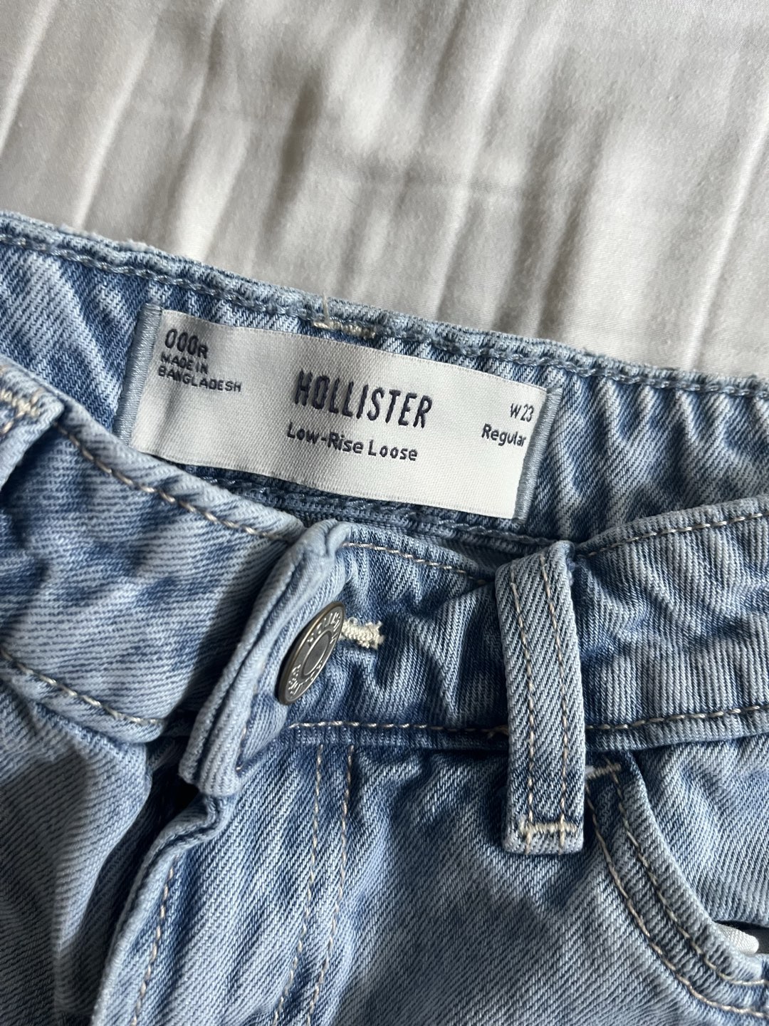 Hollister Low Rise Loose Jeans photo 3