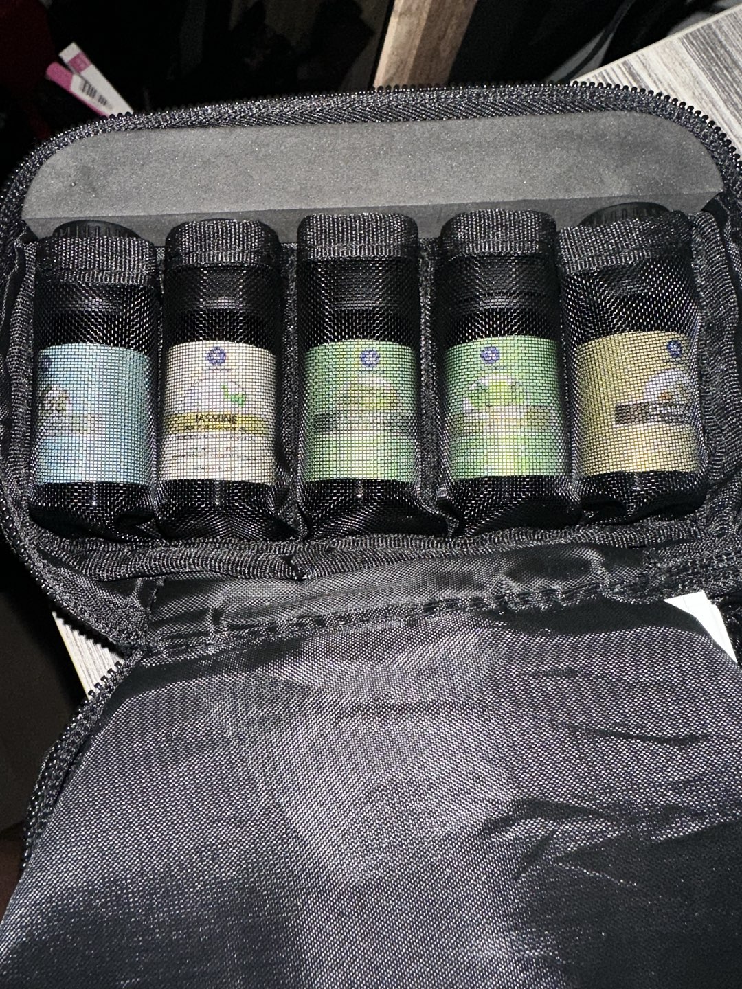 Oil diffuser w/ essential oils photo 2