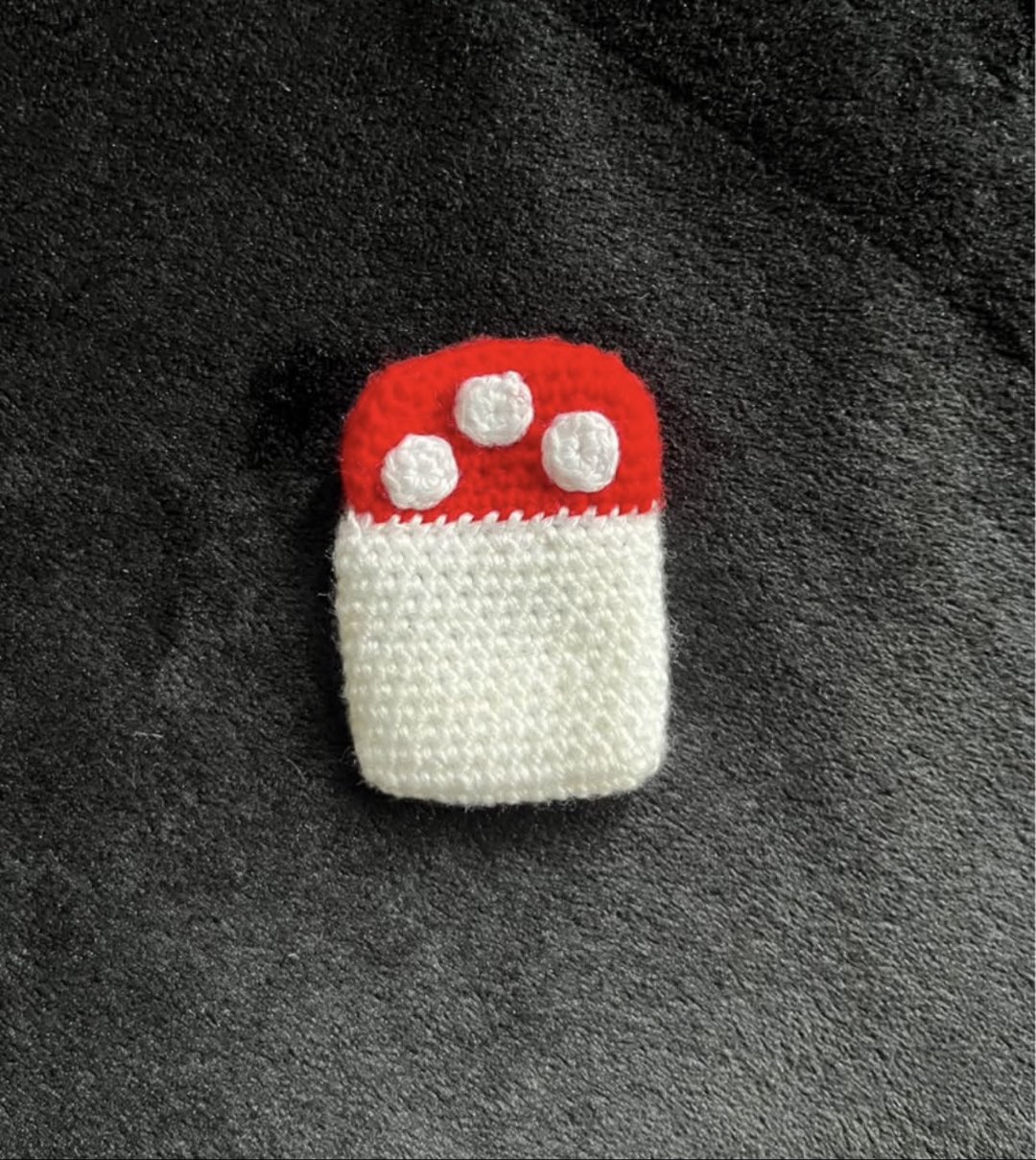 Mushroom Knit Airpod 2nd Gen Case photo 3