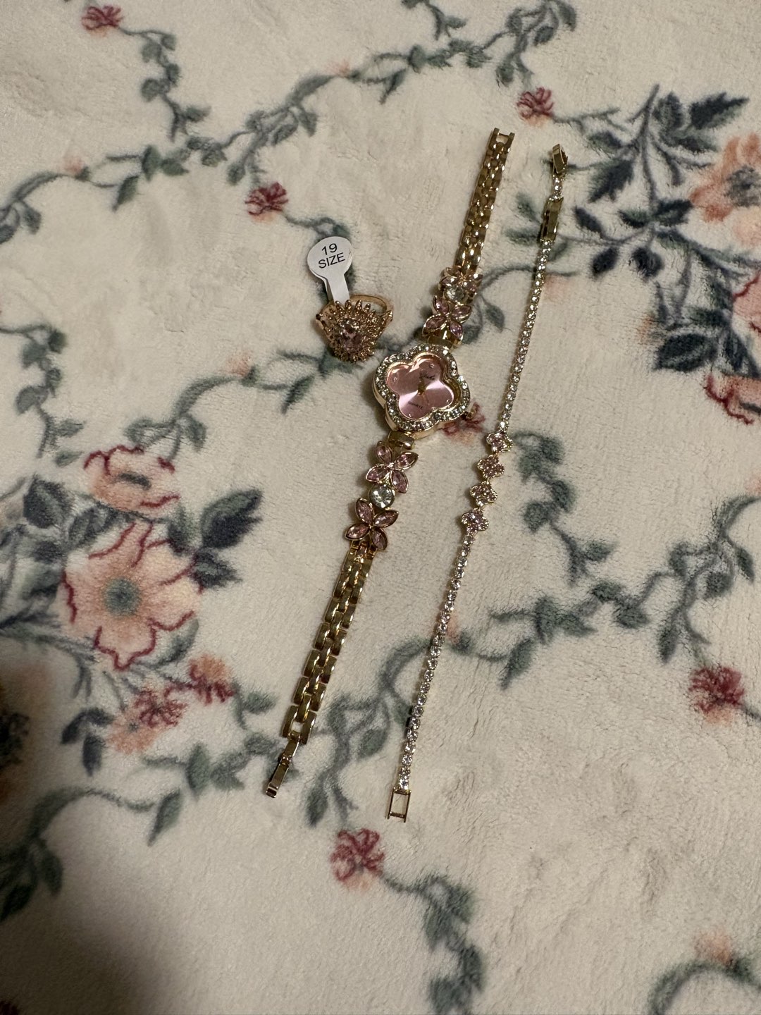 Pink Clover Watch photo 2