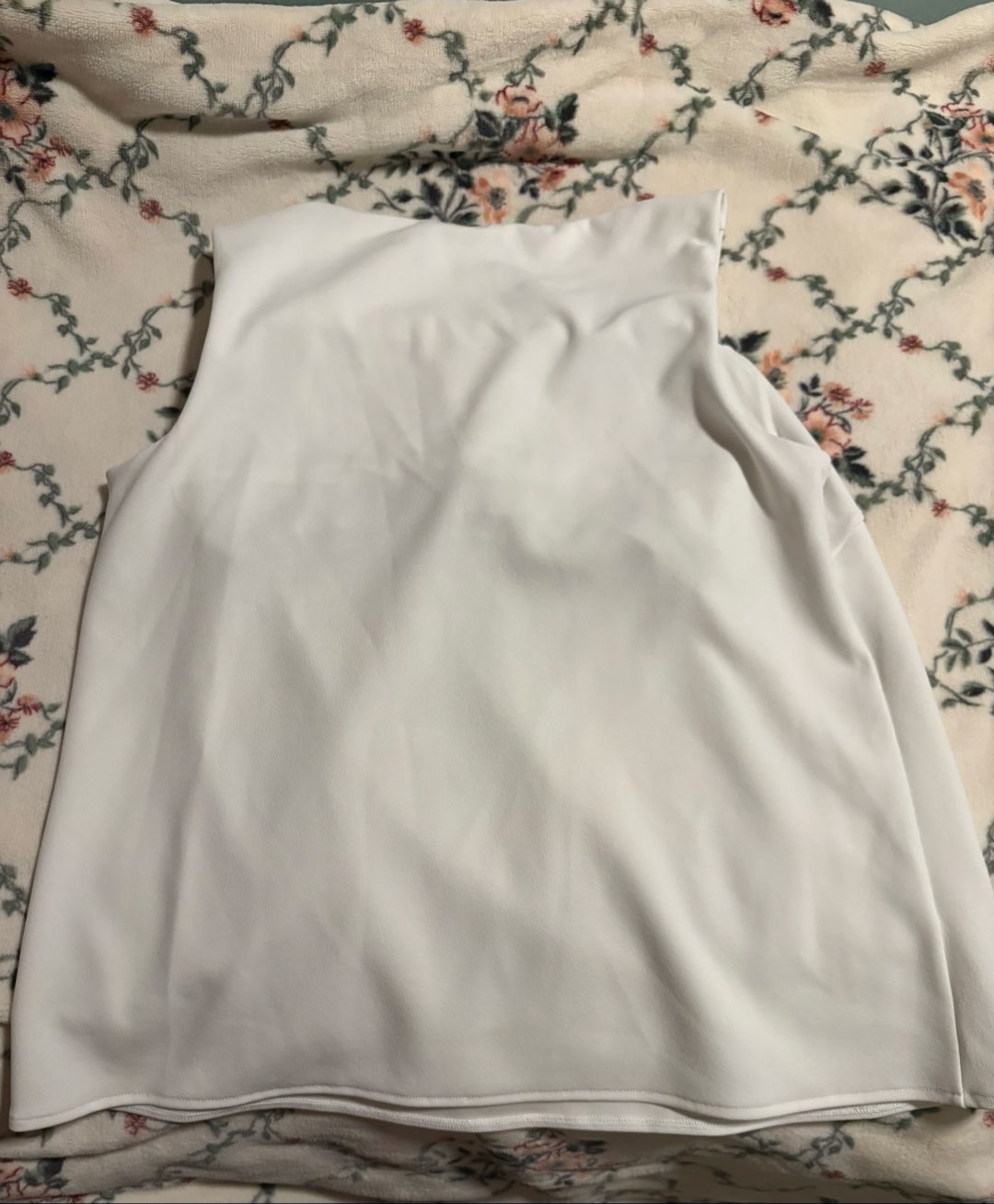 UNIQLO Women’s Business Shirt photo 2