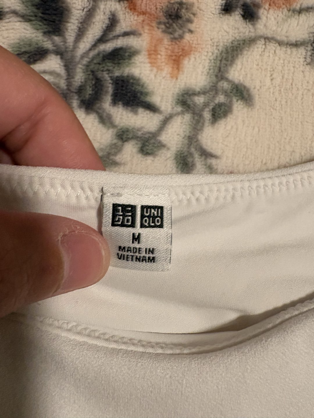 UNIQLO Women’s Business Shirt photo 3