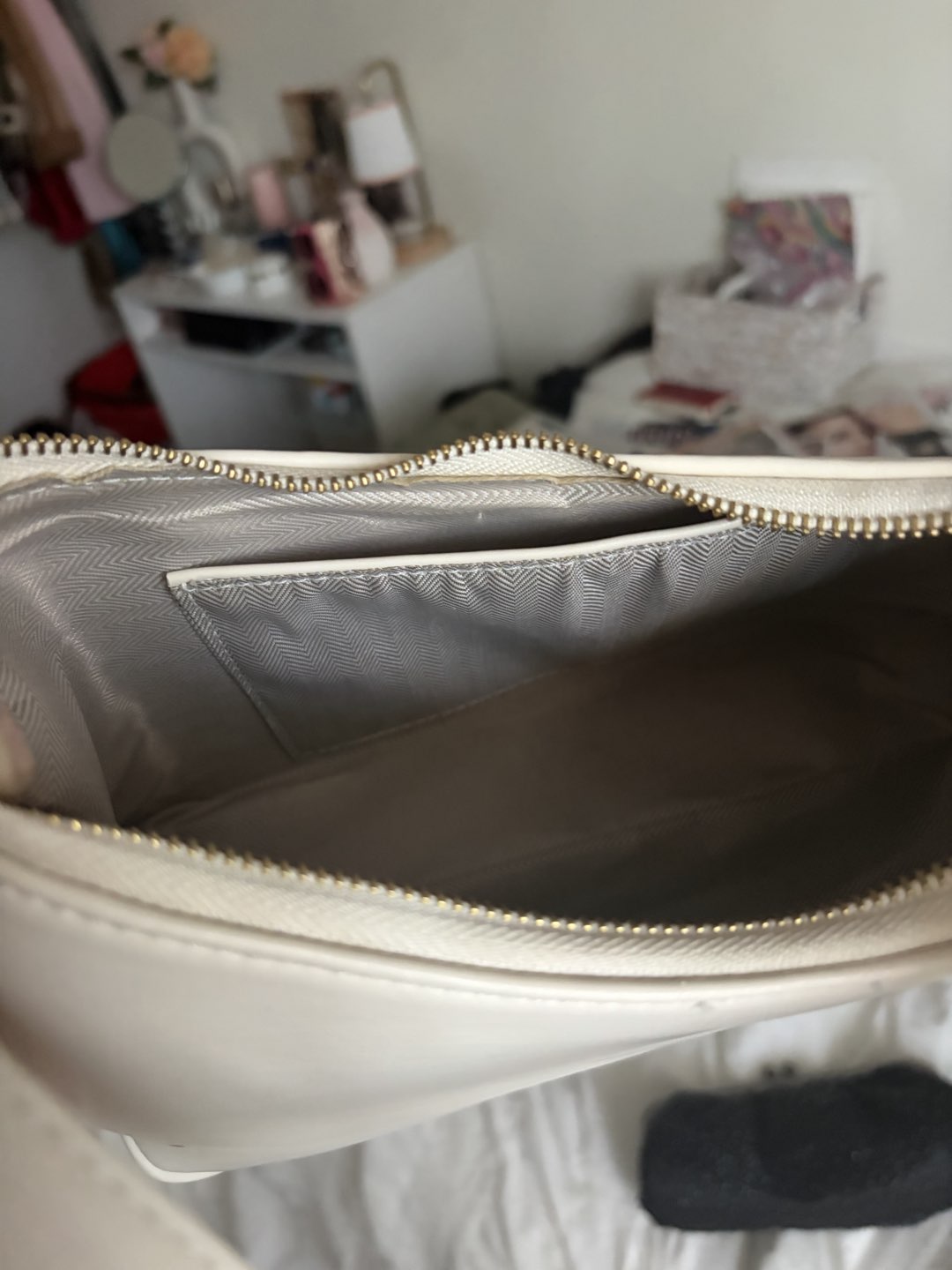 Off white / beige hand bag/ purse photo 5